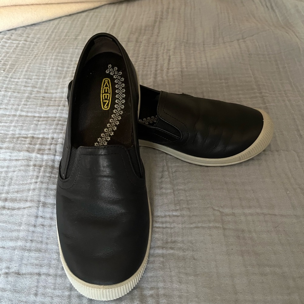 Keen Black Leather  Slip-On Sneakers